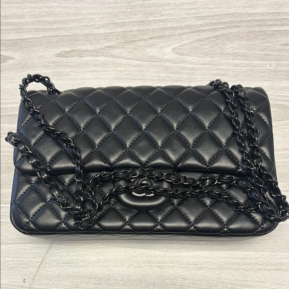 Classic Quilted Chain Crossbody Bag - Black